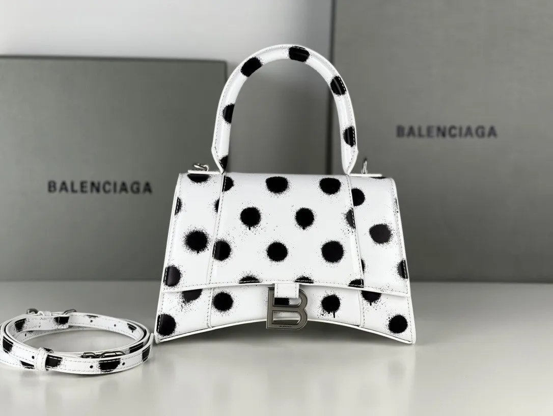 BALENCIAGA HOURGLASS 0113