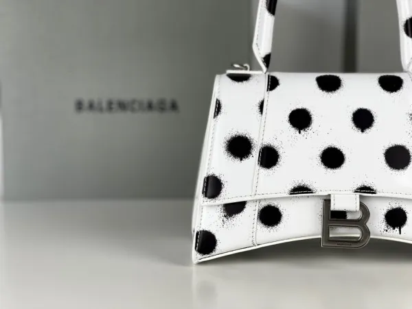 Cheap BALENCIAGA HOURGLASS 0113