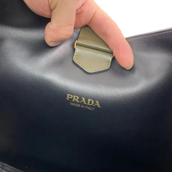 Rep PRADA Large leather shoulder bag with topstitching 0114