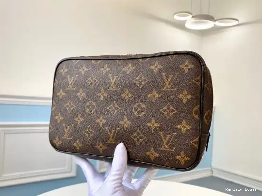 Rep TOILETRY LOUIS VUITTON POUCH GM 0225