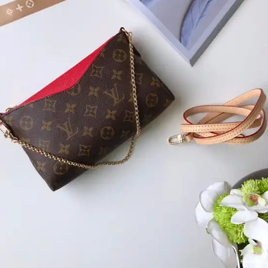 Rep CLUTCH Louis PALLAS Vuitton 0219