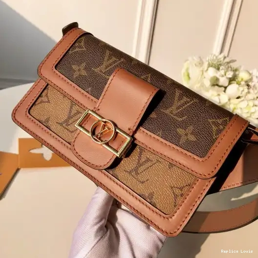 Rep Vuitton Bag（2019 Show） Louis Spring Belt 0216