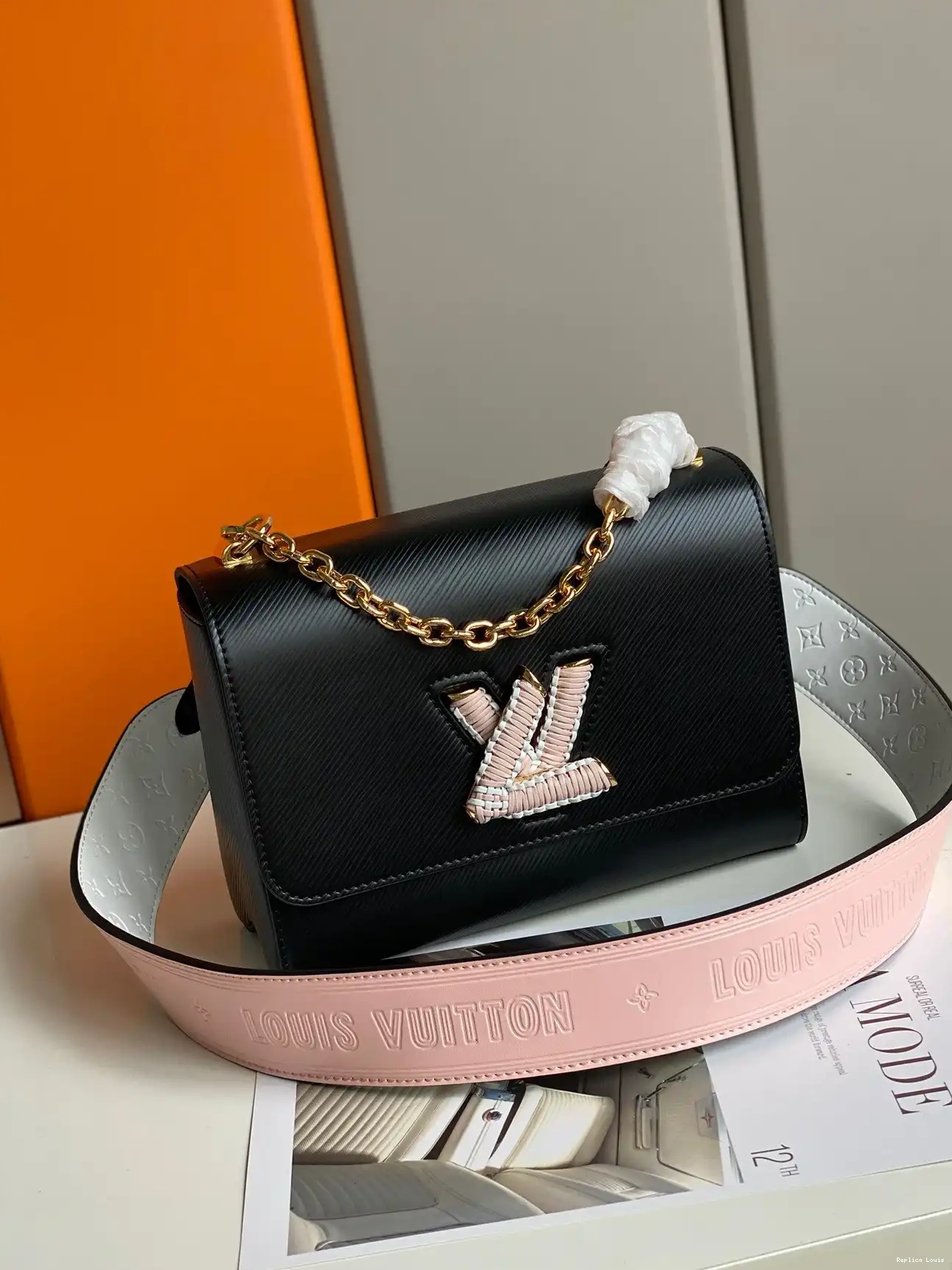 Rep VUITTON TWIST MM LOUIS 0220