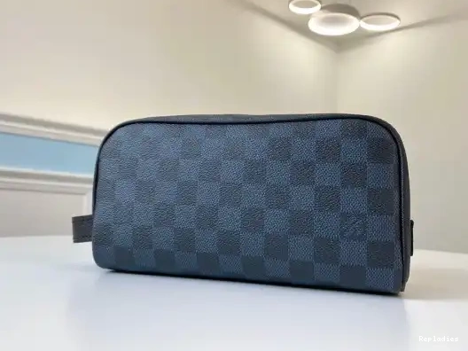 Rep TOILETRY LOUIS POUCH VUITTON 0209