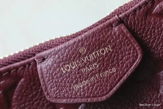 Rep VUITTON LOUIS POUCH EASY STRAP ON 0211