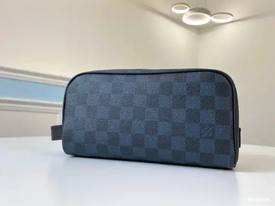 Rep TOILETRY LOUIS POUCH VUITTON 0209