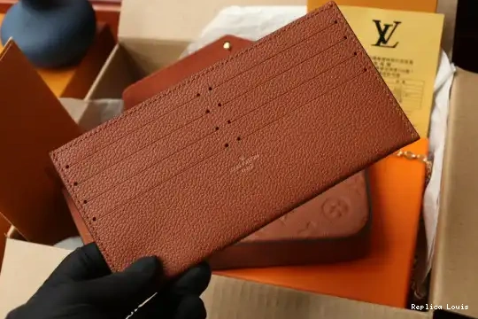 Rep FÉLICIE VUITTON POCHETTE LOUIS 0222