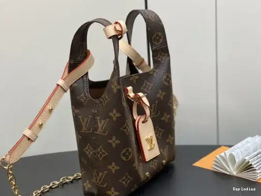 Rep BB LOUIS VUITTON Atlantis 0212