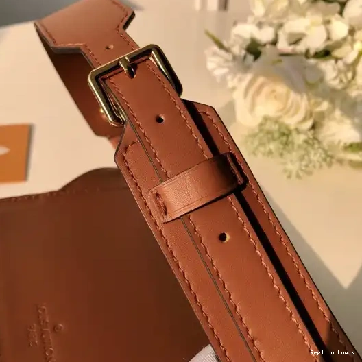 Rep Vuitton Bag（2019 Show） Louis Spring Belt 0216