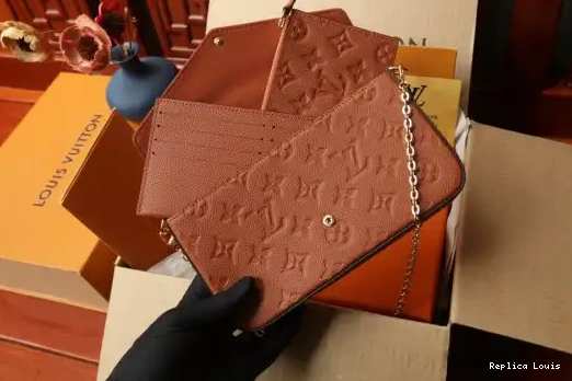 Rep FÉLICIE VUITTON POCHETTE LOUIS 0222