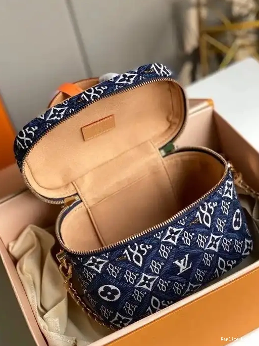 Rep SINCE VANITY 1854 LOUIS VUITTON PM 0218