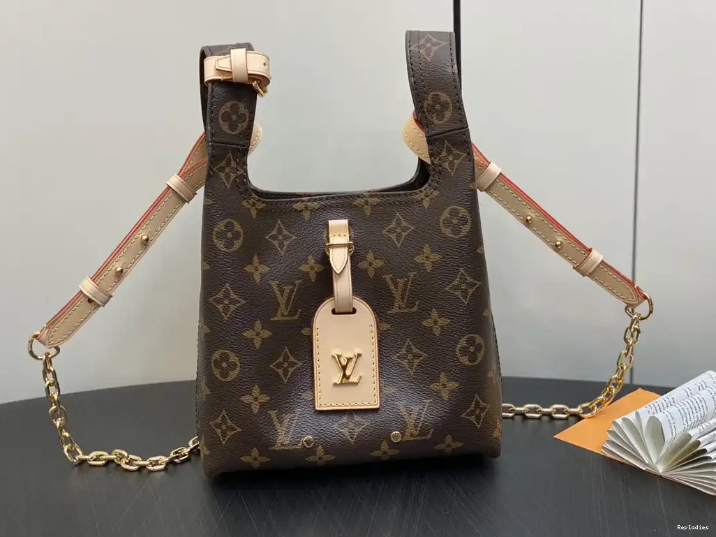 Rep BB LOUIS VUITTON Atlantis 0212