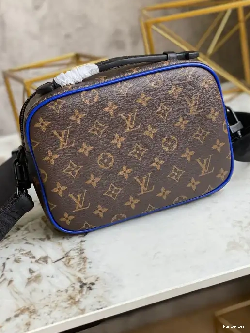 Rep LOUIS S VUITTON LOCK MESSENGER 0221