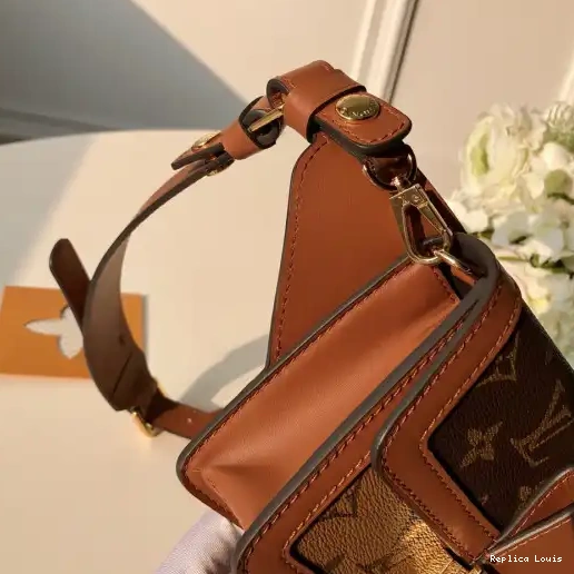 Rep Vuitton Bag（2019 Show） Louis Spring Belt 0216