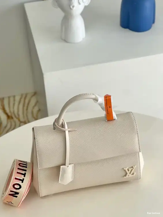 Cheap LOUIS VUITTON BB CLUNY 0216