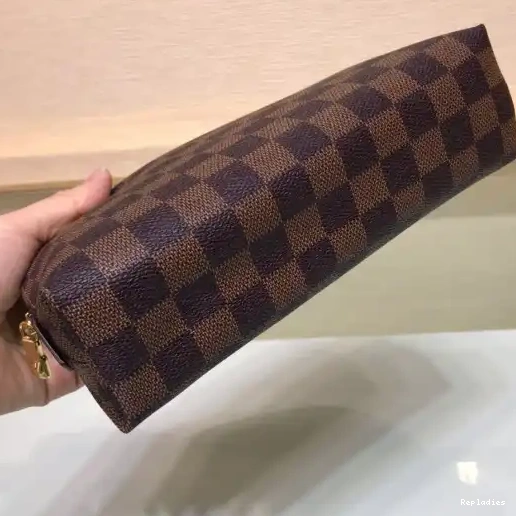 Rep LOUIS GM VUITTON COSMETIC POUCH 0215