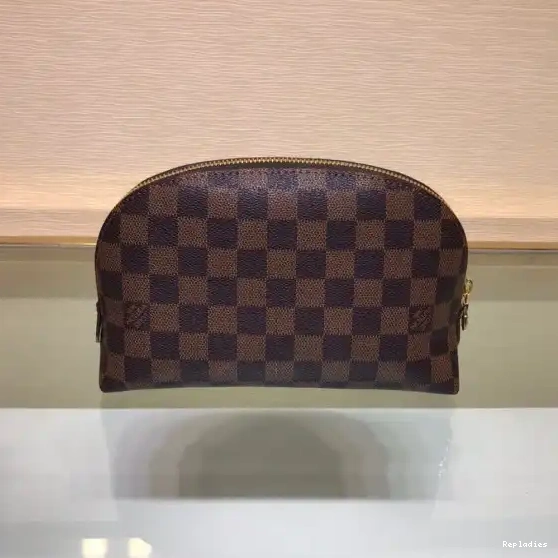 Rep LOUIS GM VUITTON COSMETIC POUCH 0215