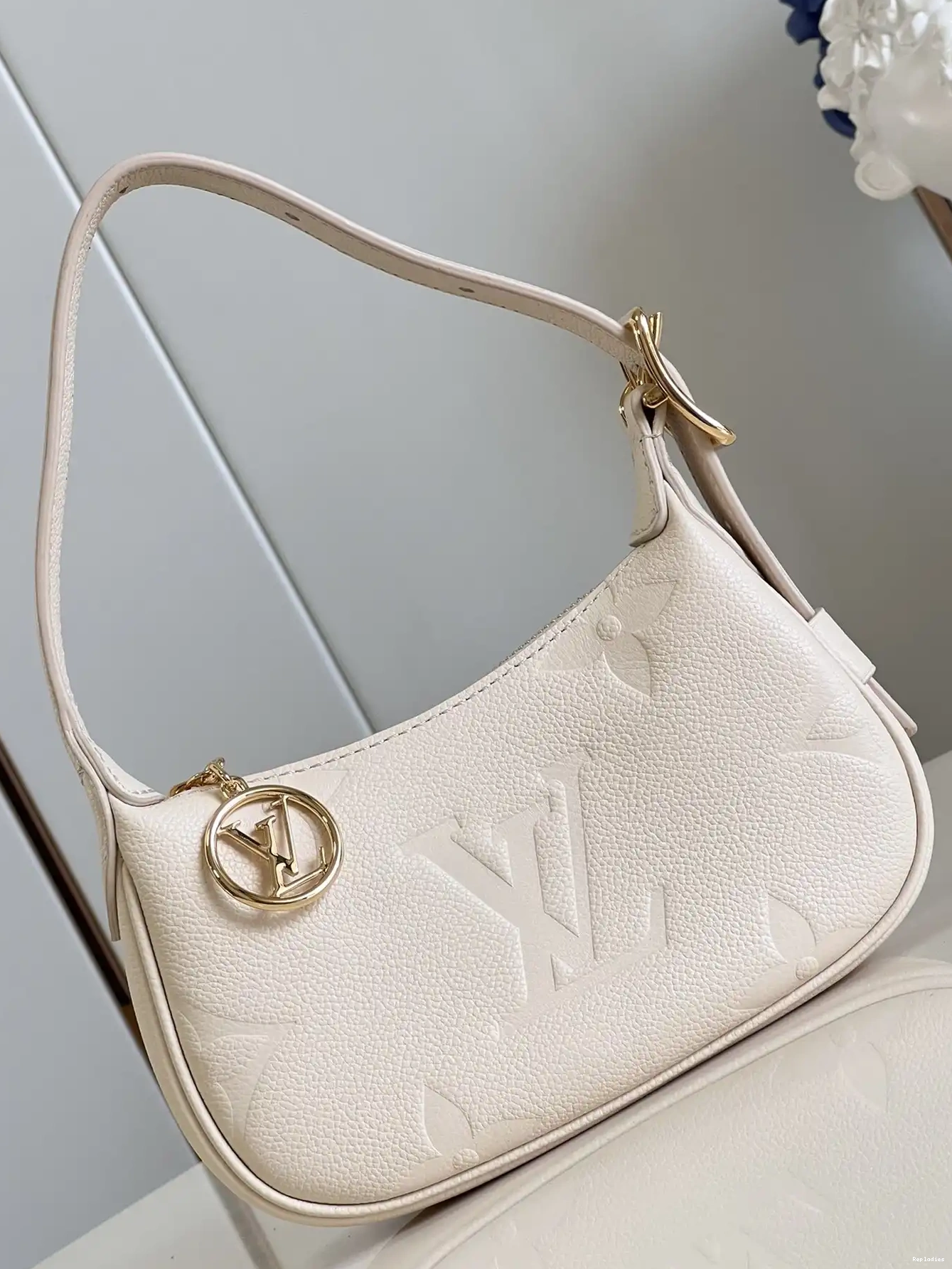 Cheap LOUIS Mini Moon VUITTON 0223