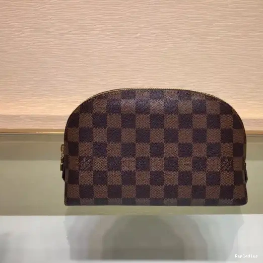 Rep LOUIS GM VUITTON COSMETIC POUCH 0215