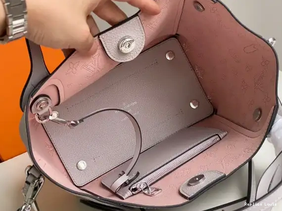 Rep HINA LOUIS PM VUITTON 0222