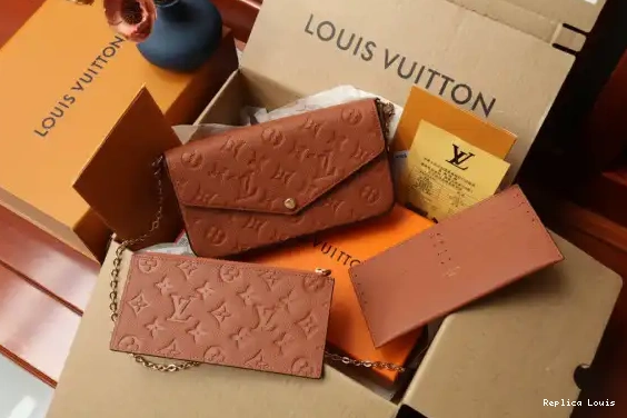 Rep FÉLICIE VUITTON POCHETTE LOUIS 0222