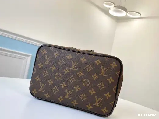 Rep TOILETRY LOUIS VUITTON POUCH GM 0225