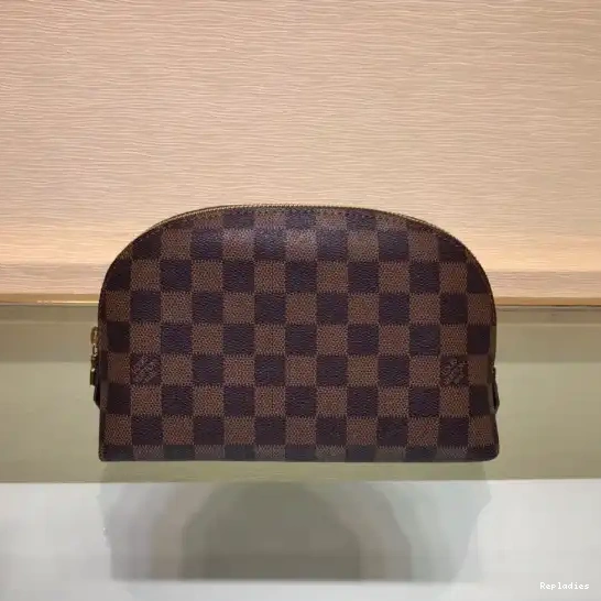 Rep LOUIS GM VUITTON COSMETIC POUCH 0215