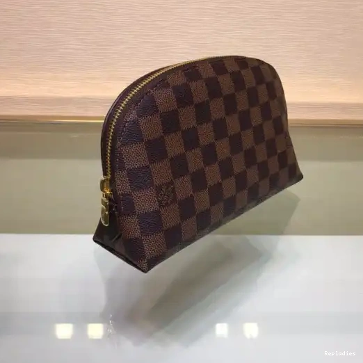 Rep LOUIS GM VUITTON COSMETIC POUCH 0215