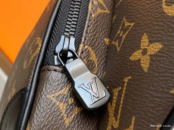 Cheap VUITTON BUMBAG CHRISTOPHER LOUIS 0225