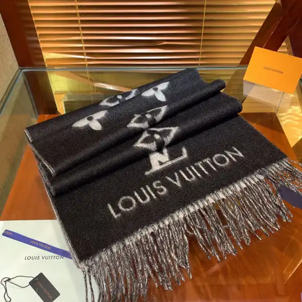 Rep LOUIS VUITTON REYKJAVIK SCARF 0201