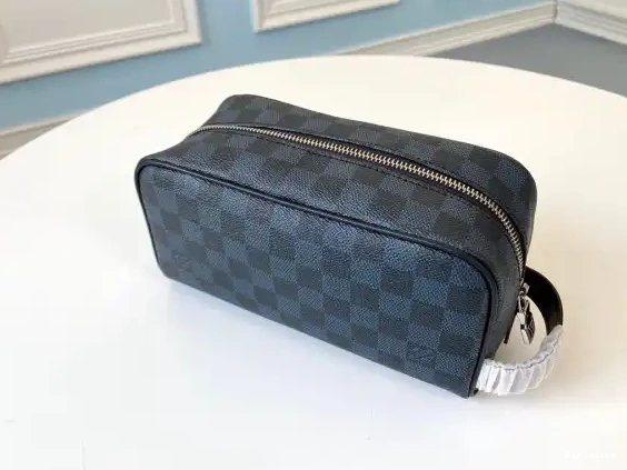 Rep TOILETRY LOUIS POUCH VUITTON 0209