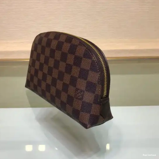 Rep LOUIS GM VUITTON COSMETIC POUCH 0215