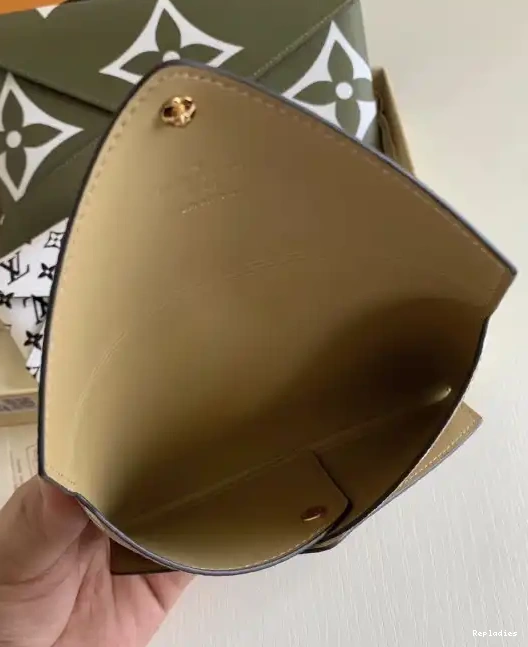 Rep VUITTON POCHETTE LOUIS KIRIGAMI 0223