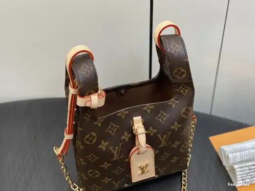 Rep BB LOUIS VUITTON Atlantis 0212