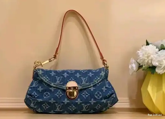 HANDBAG LOUIS PLEATY VUITTON 0309